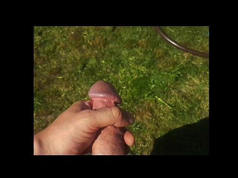 ❤️ A boazona fica com a rata rosa fodida e ejacula com um esguicho num jardim de Verão Sexo superior em pt.passiveincome1.ru